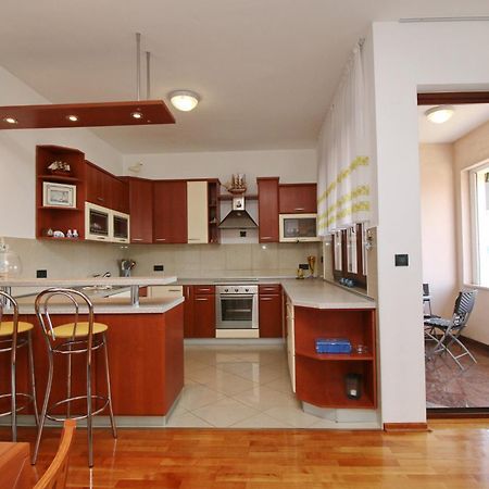Polo Apartments โรวีน ภายนอก รูปภาพ