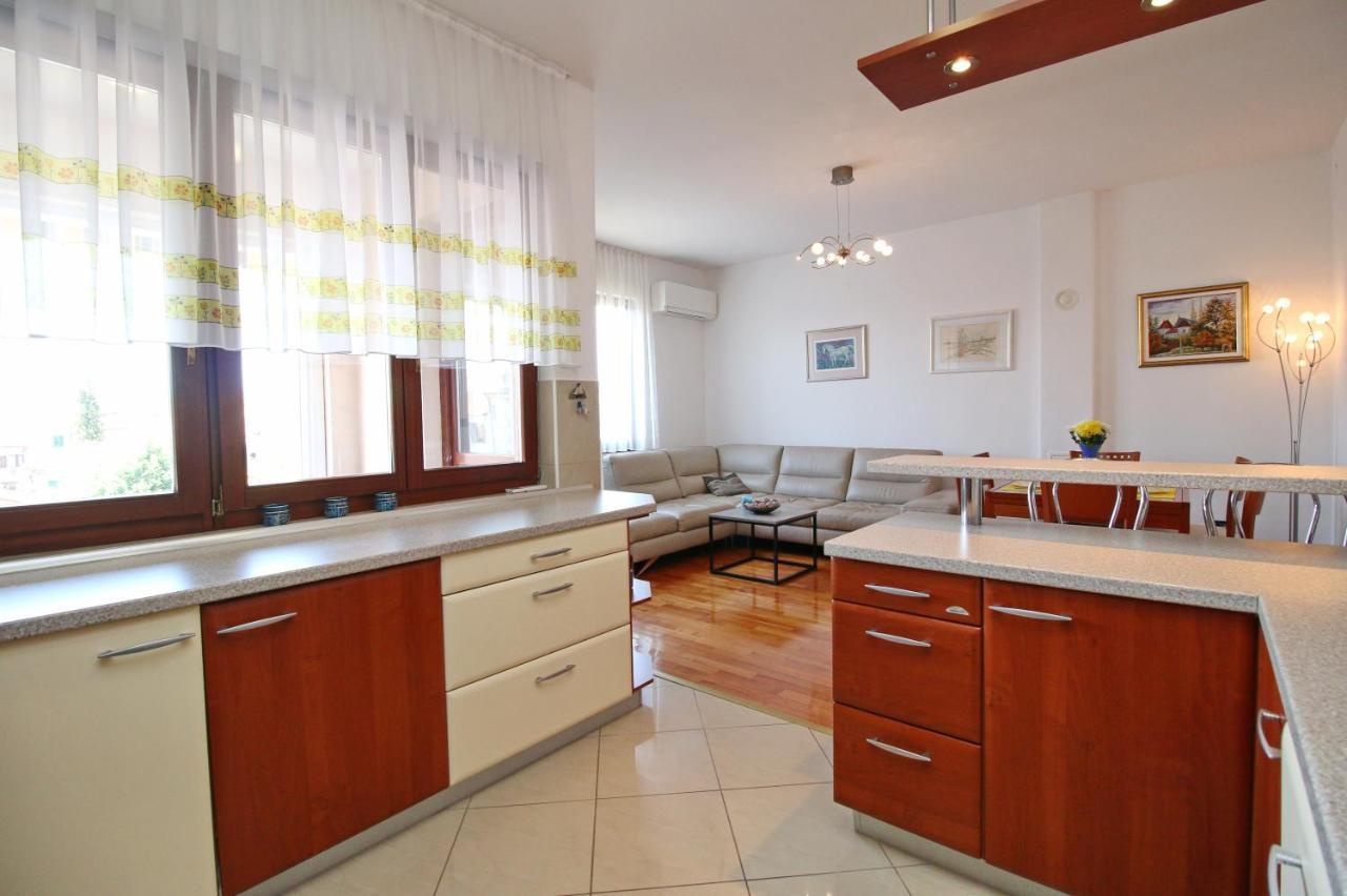 Polo Apartments โรวีน ภายนอก รูปภาพ