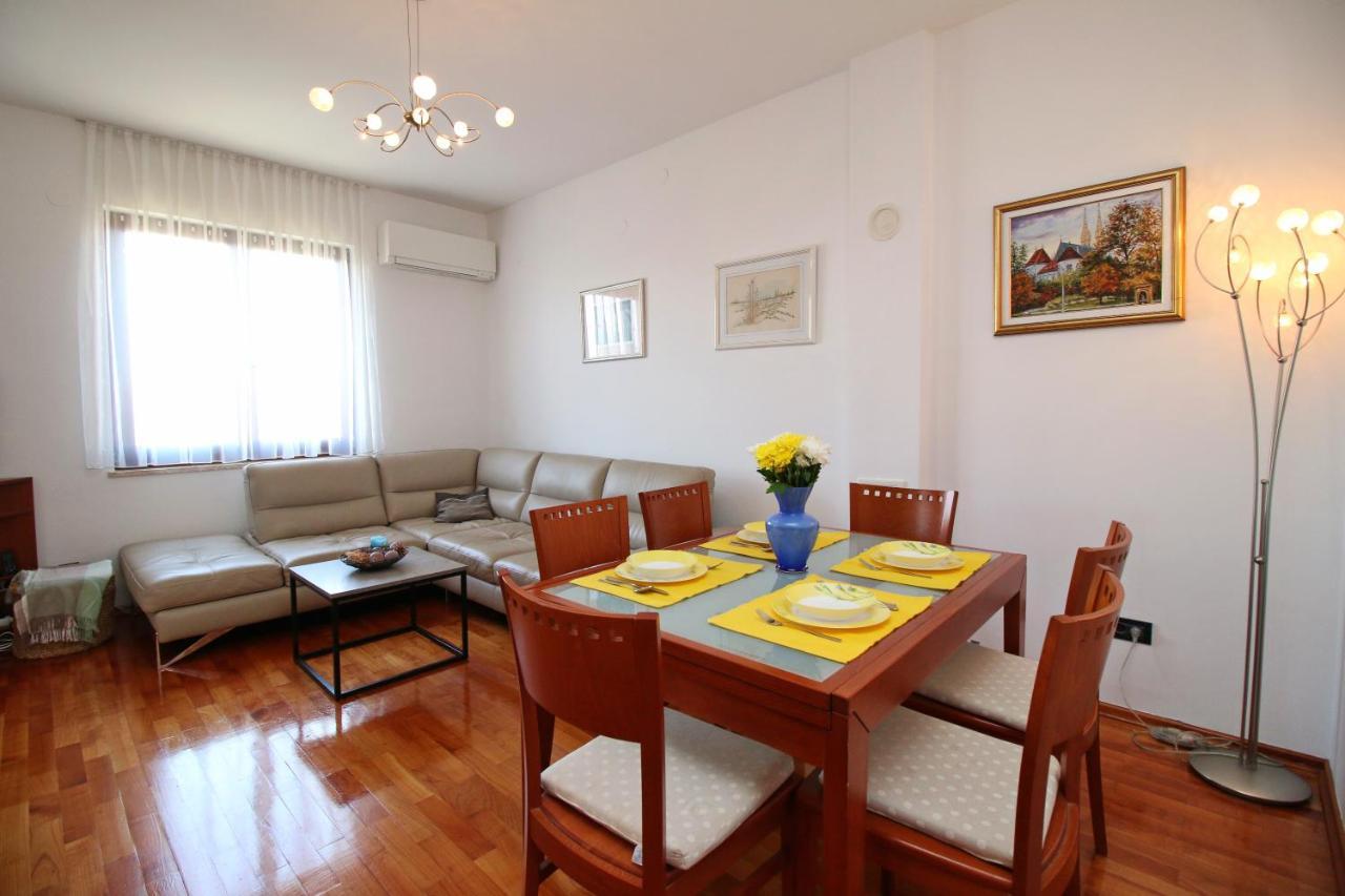 Polo Apartments โรวีน ภายนอก รูปภาพ