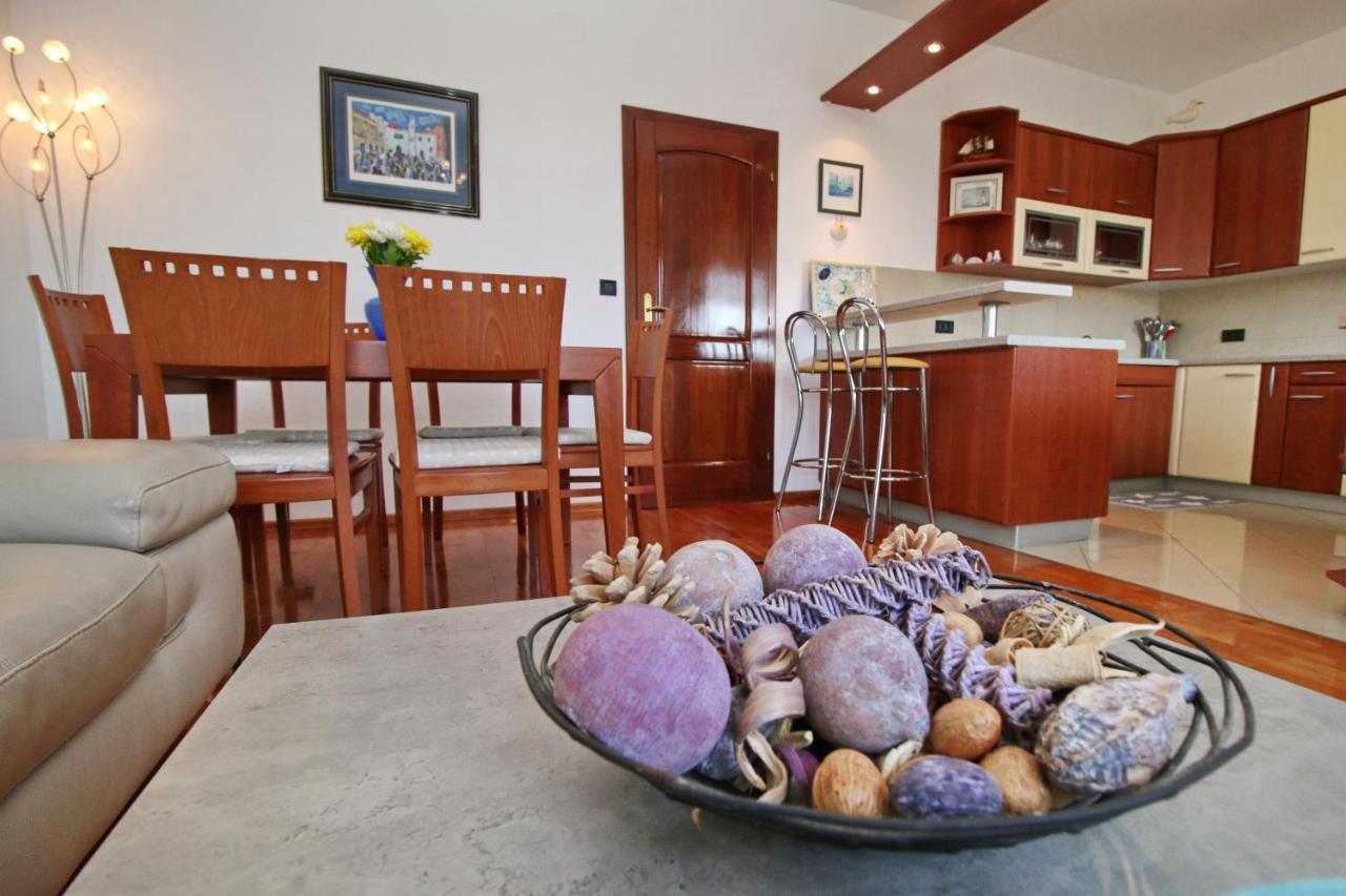 Polo Apartments โรวีน ภายนอก รูปภาพ