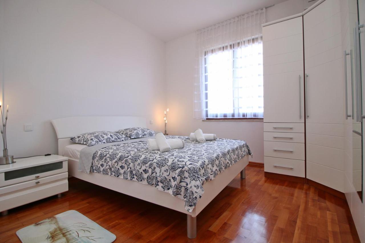 Polo Apartments โรวีน ภายนอก รูปภาพ